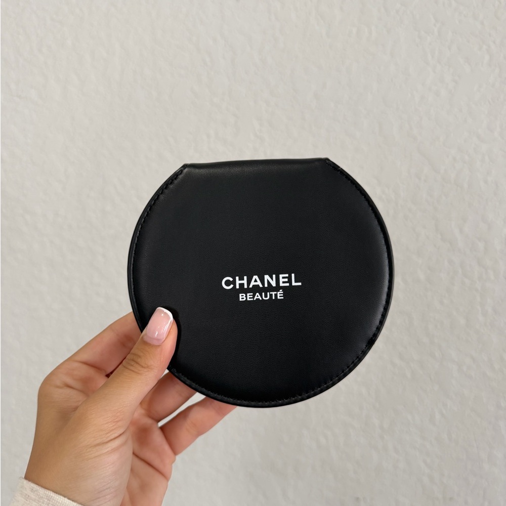 CHANEL Beauté Black Leather Compact Mirror